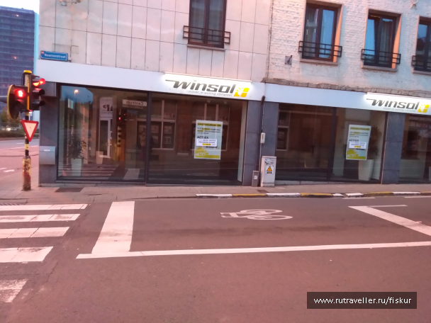 photo 1562272