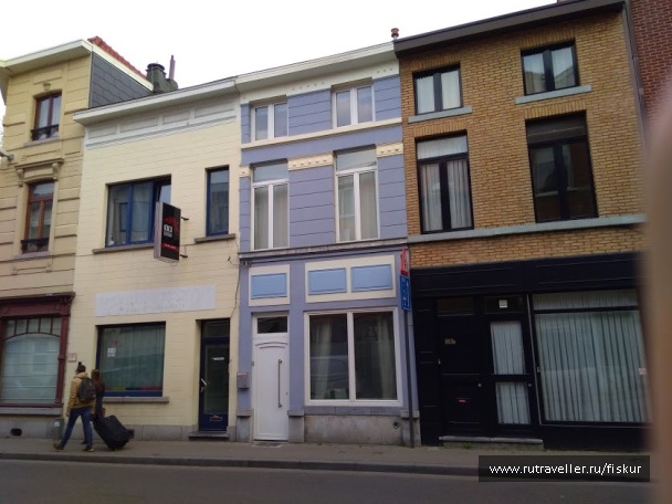 photo 1562599