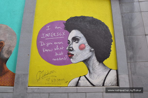 photo 1572861
