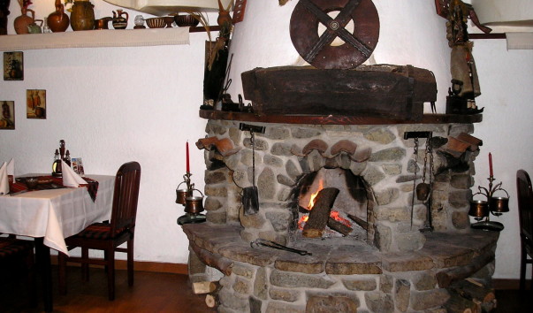 Restaurant_in_the _mountains