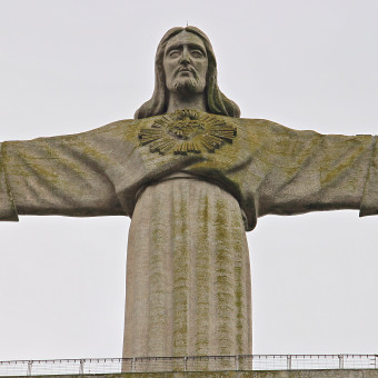 Алмада - португальская версия статуи Христа