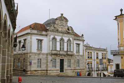 photo 1528934