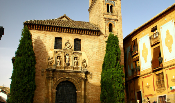 Гранада. Iglesia de San Gil y Santa Ana