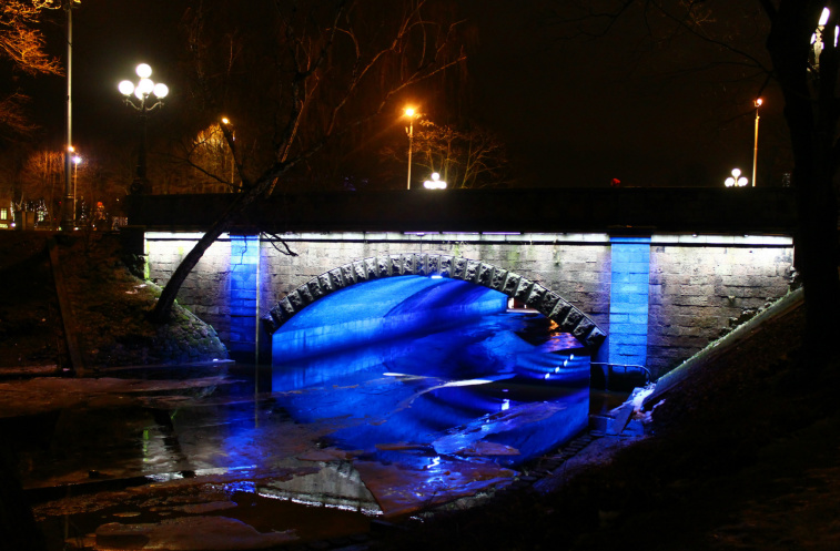  2013  -   .        (),    .