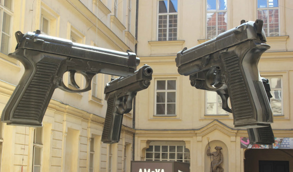 GUNS