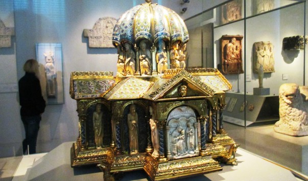 V&A21