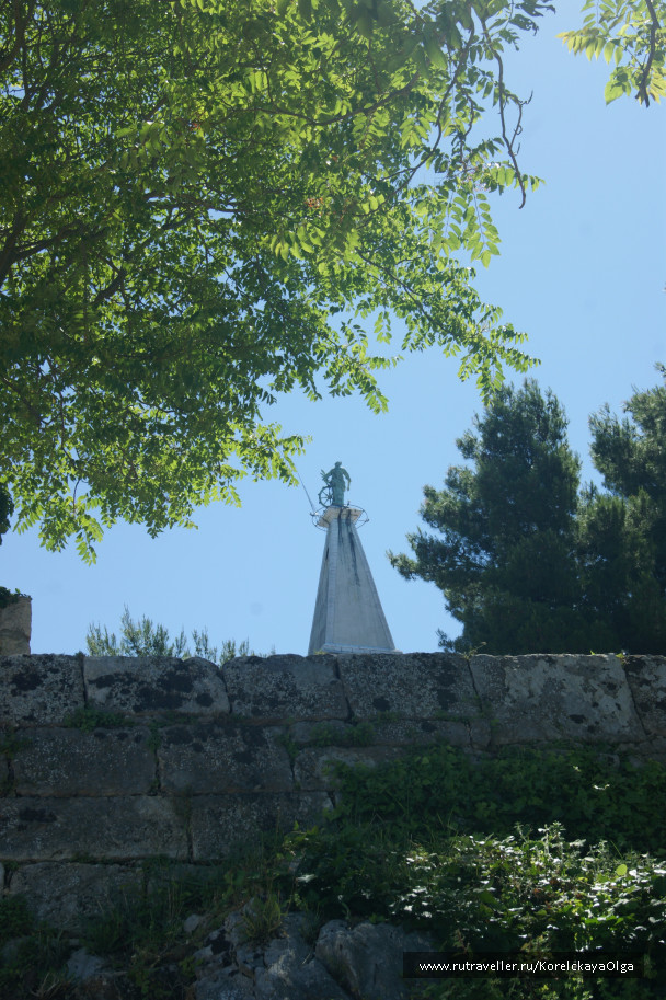 photo 1329157