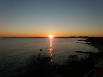 photo 1436696