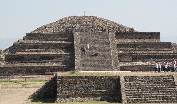 пирамида Солна в Теотиуакане