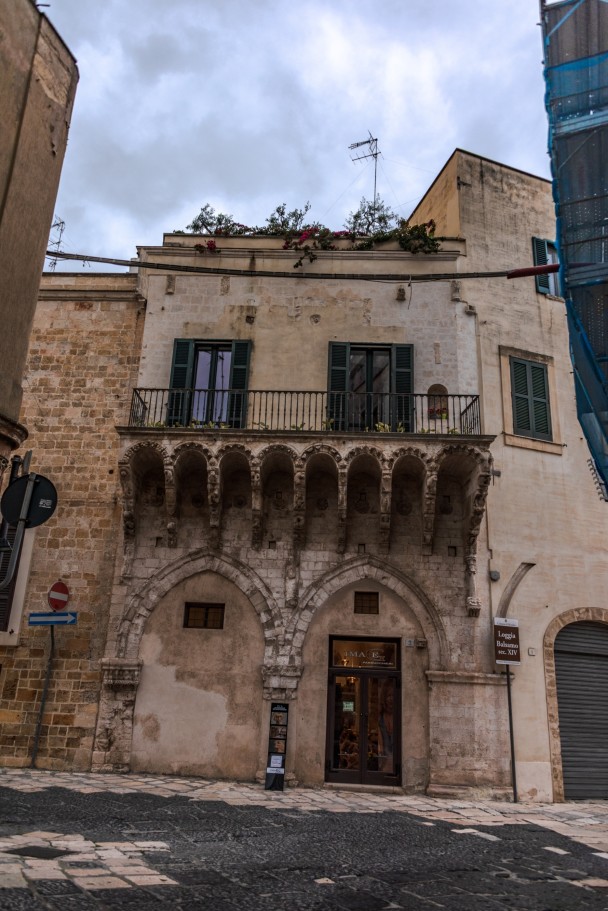 photo 1881598