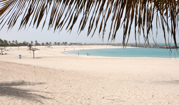 Аль - Мамзар пляж