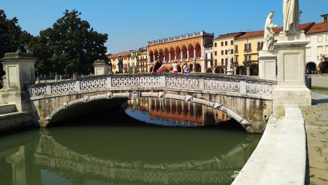 photo 1675885