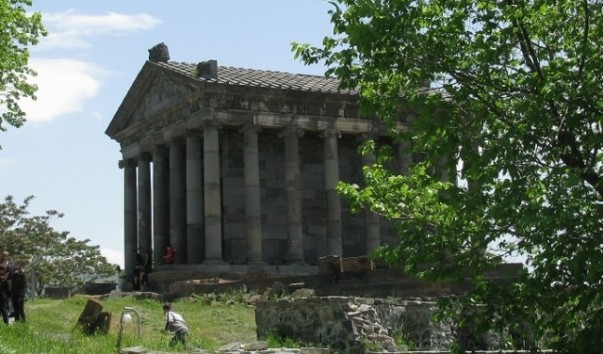 Языческий храм Гарни