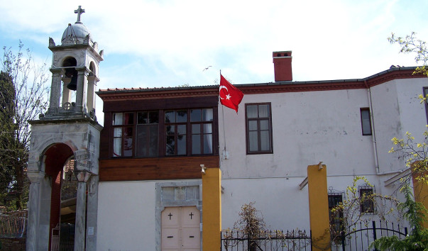 1280px-Adalar_5546