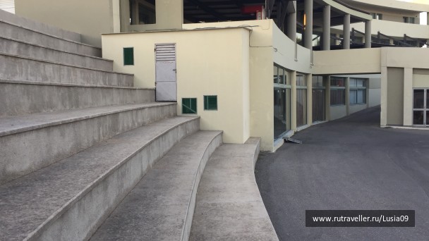 photo 1565536