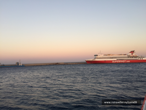 photo 1565784