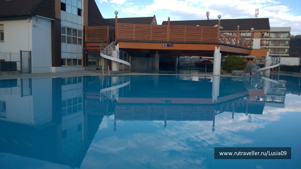 photo 1565876