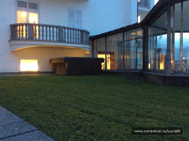 photo 1573432