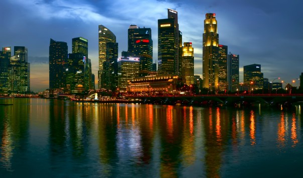 Сумерки над набережной Clarke quay