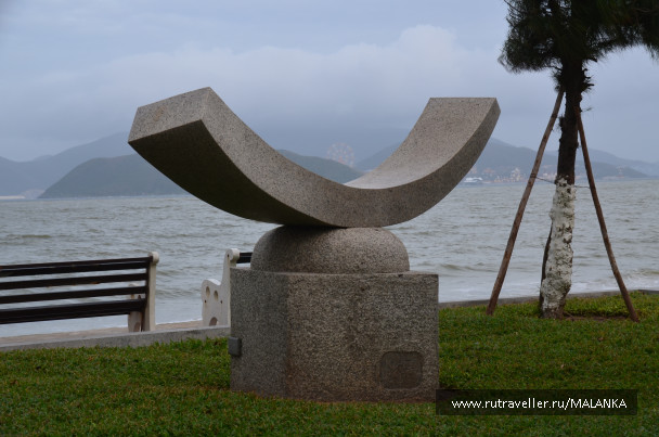 photo 1589733