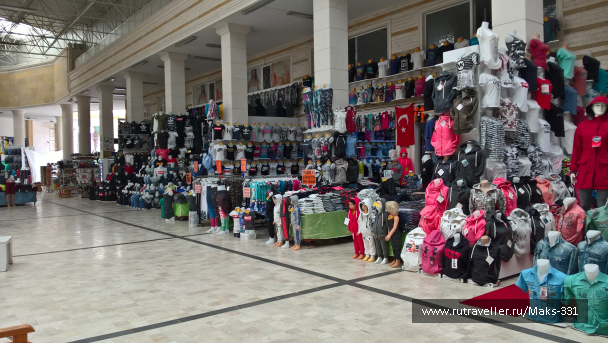 photo 1600872
