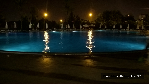 photo 1600904