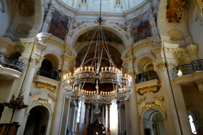 photo 1548979