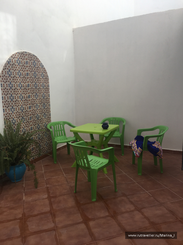 photo 1596196