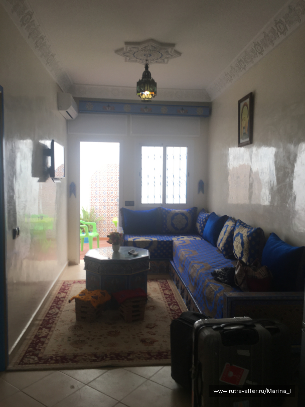 photo 1596199