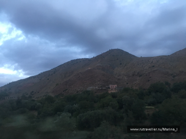 photo 1596207