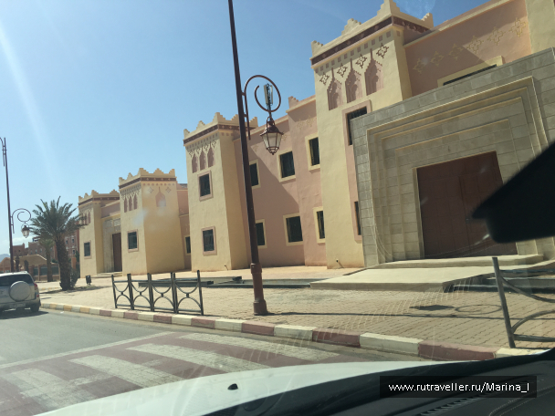 photo 1596210
