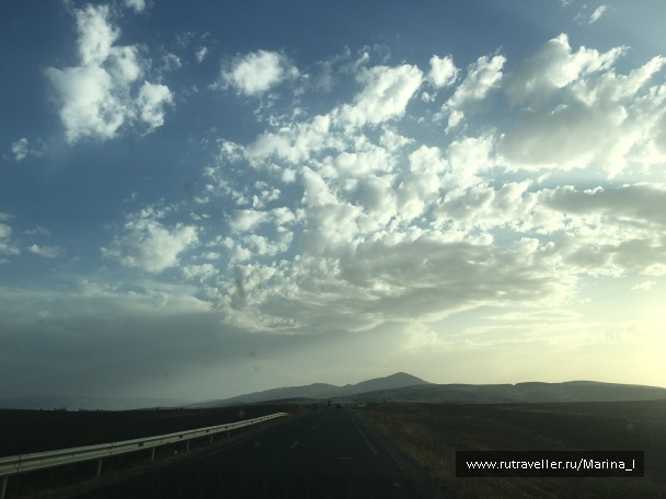 photo 1596238