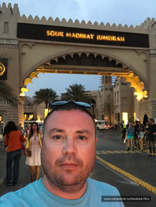 photo 1604215