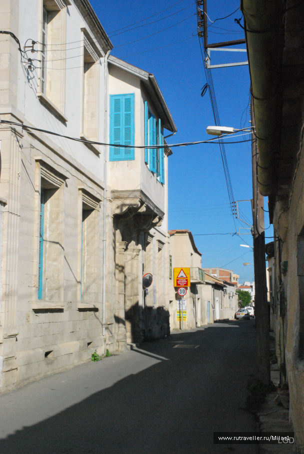 photo 1588201