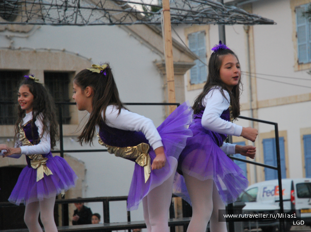 photo 1588276