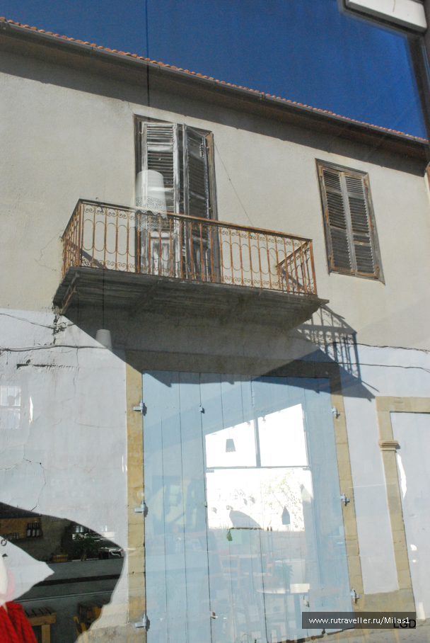 photo 1588407