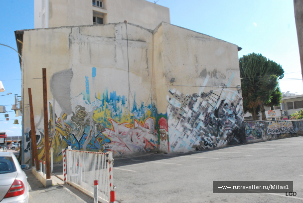 photo 1588625