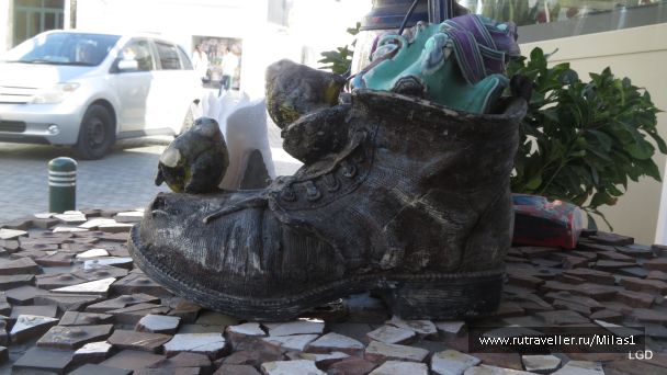 photo 1589252