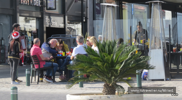 photo 1589297