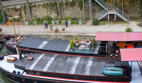 Paris ship houme