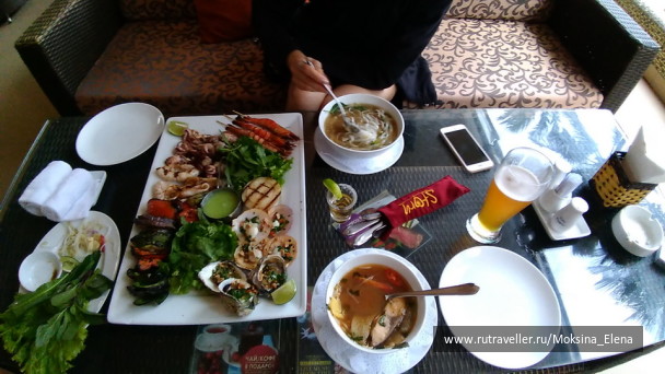 photo 1608942