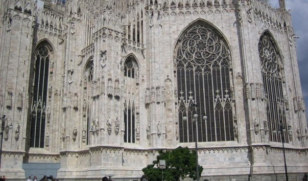 Милан. Собор DUOMO со стороны входа