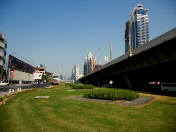 photo 1571680