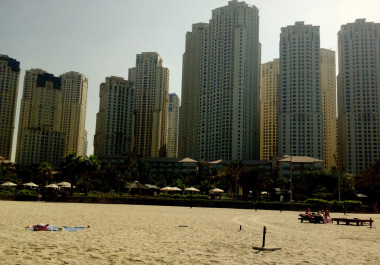 photo 1584107