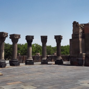 Армения. Армавирская область. Храм Звартноц.