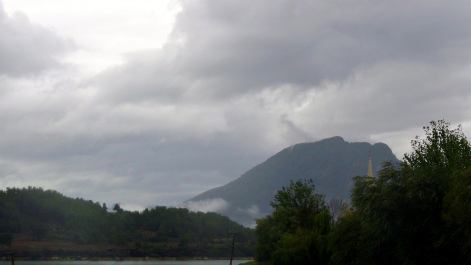 photo 1582162