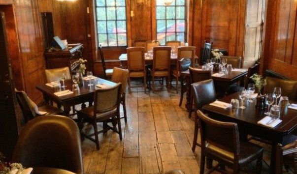 4b08157fbaf2d367f4cbb874dd0b53bd--pub-interior-interior-ideas