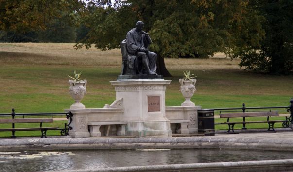 London_-_Kensington_Gardens_-_Italian_Gardens_-_View_ESE_towards_statue_of_Dr._Edward_Jenner_1862,_who_found_the_cure_for_smallpox