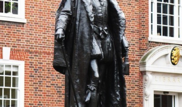 Francis_Bacon_statue,_Gray's_Inn
