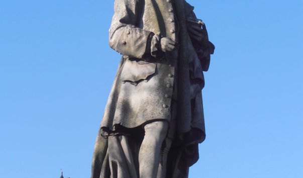 Statue_of_Allan_Ramsay_in_West_Princes_Street_Gardens,_close-up